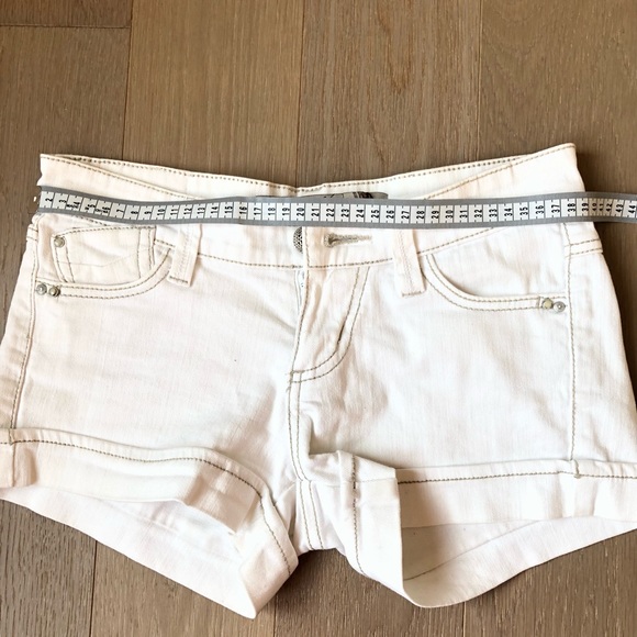 White jeans shorts - Picture 4 of 6